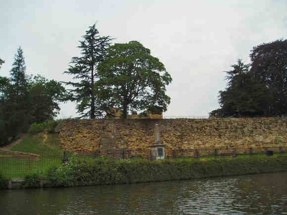 Castle Ruins © Matt Oseman 