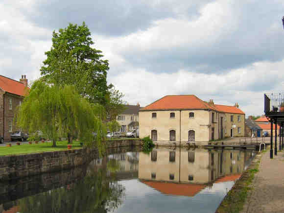 The Canal Basin, Ripon © Tall Guy 